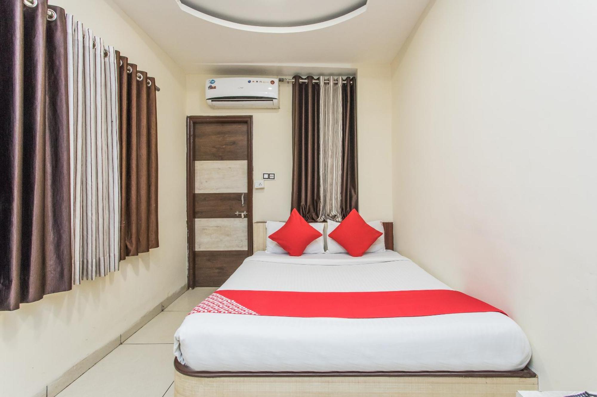 Hotel Mehar Residency Індаур Екстер'єр фото