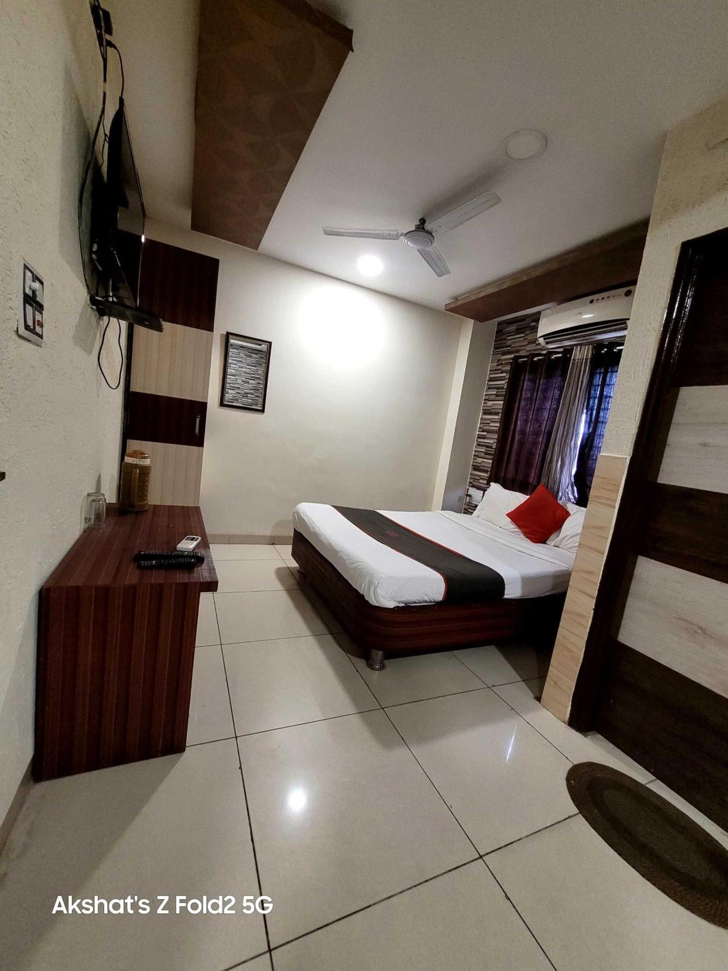 Hotel Mehar Residency Індаур Екстер'єр фото